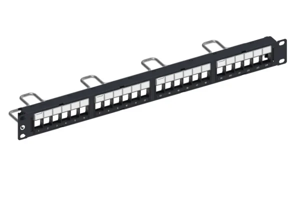 patch-panel-commscope-24-puertos-cat-6a-vacio-01-1.webp